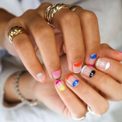 Mismatched Nails: αυτό είναι το απόλυτο trend του καλοκαιριού