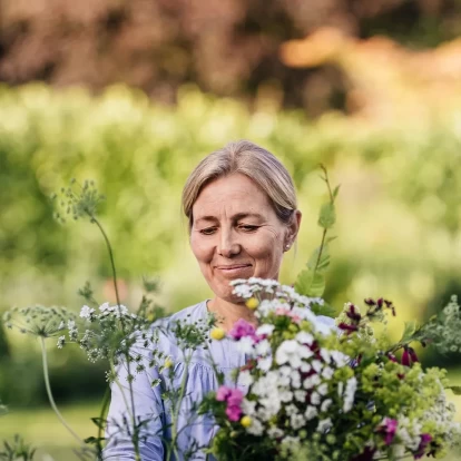 Η garden editor Clare Foster μας ξεναγεί στον παραδοσιακό αγγλικό κήπο της 