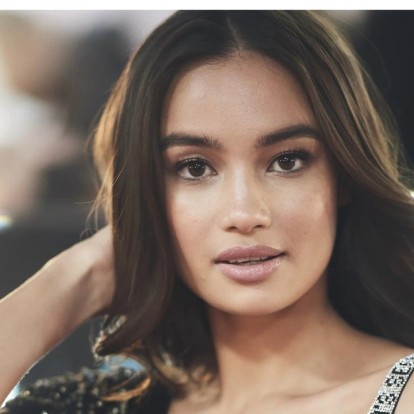 Kelsey Merritt: Μοιράζεται μαζί μας τη δεκάλεπτη Makeup ρουτίνα της 