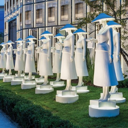 Η νέα έκθεση του οίκου Dior στη Σεούλ επισφραγίζει τους ιστορικούς δεσμούς του οίκου με την Tέχνη