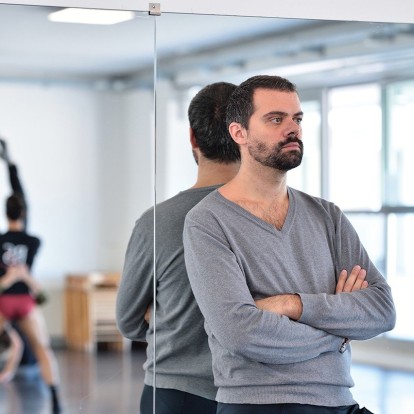 O δημοφιλής ιταλός χορογράφος Marco Batti μιλάει στο GLOW για το πολλά υποσχόμενο gala χορού που επιμελείται στο Μέγαρο Μουσικής Θεσσαλονίκης