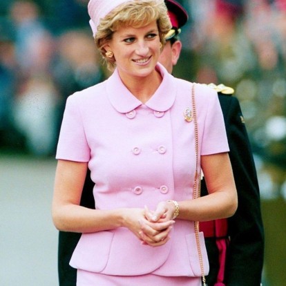 Το αγαπημένο manicure της πριγκίπισσας Diana αποτελεί και πάλι τάση