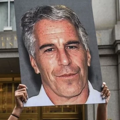 Jeffrey Epstein: Αποσφραγίστηκαν τα έγγραφα που συνδέουν τους high-profile συνεργάτες του