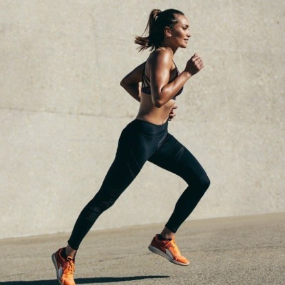 Καλλίγραμμα πόδια: Οι πιο εύκολες ασκήσεις για να τα αποκτήσετε