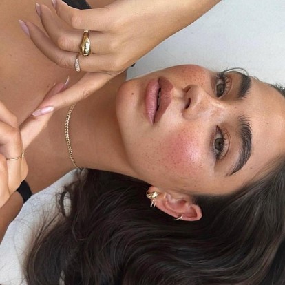 10 skincare essentials με κεραμίδια που θα επανορθώσουν την ξηρή σας επιδερμίδα