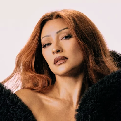 Τα λεπτά 90s φρύδια αποτελούν και πάλι τάση, όμως αξίζει να την ακολουθήσετε;