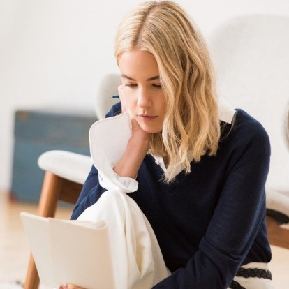 5 νέα βιβλία Ελλήνων συγγραφέων που διαβάζουμε τώρα