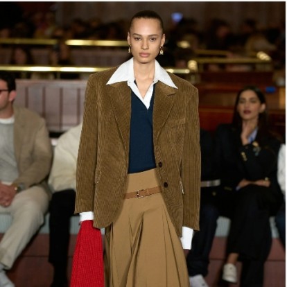 Welcoming NYFW: Οι «πανοπλίες» του Helmut Lang και το classic all-American Tommy Hilfiger style