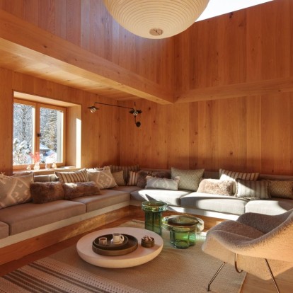 Ένα chalet στις Ελβετικές Άλπεις ανανεώθηκε με υποδειγματικό τρόπο