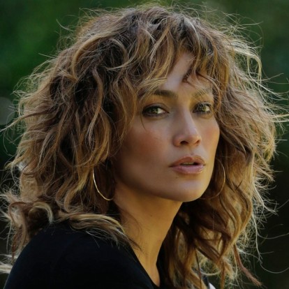 Γιατί και πώς πρέπει να κάνετε απολέπιση του τριχωτού της κεφαλής σας