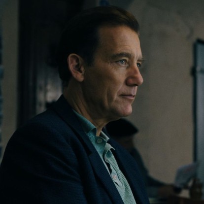 Ο Clive Owen θυμάται και αναλύει τους πιο εμβληματικούς χαρακτήρες που έχει υποδυθεί