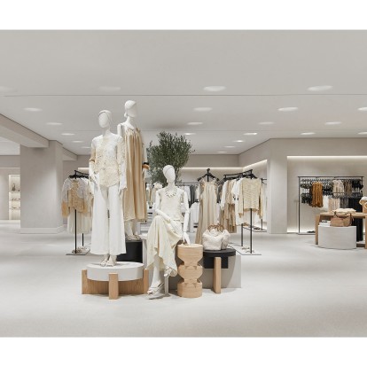 To μεγαλύτερο Zara flagship store στην Ευρώπη άνοιξε τις πύλες του στον Πύργο του Πειραιά 