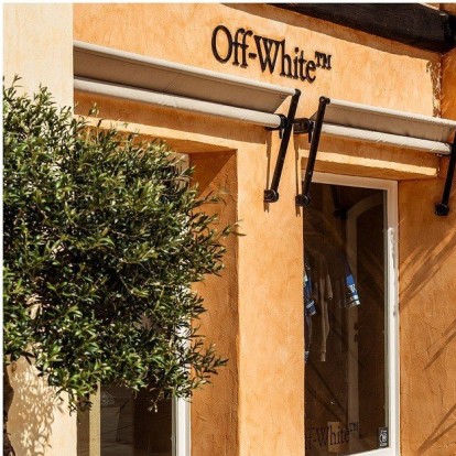 Η Off-White™ παρουσιάζει τη νέα της boutique στο Porto Cervo της Σαρδηνίας