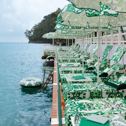Η Dolce&Gabbana «προσγειώνεται» στο beach club του Le Carillon στο Portofino