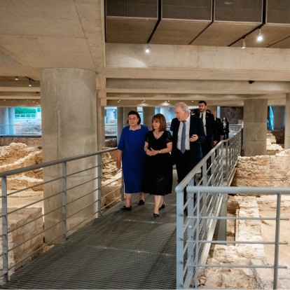 Το Μουσείου Ακρόπολης εγκαινιάζει το «Μουσείο της Ανασκαφής» παρουσία της Προέδρου της Δημοκρατίας, Κατερίνας Σακελλαροπούλου