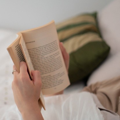 Τι βιβλίο να επιλέξετε για να έχετε έναν πιο peaceful ύπνο;
