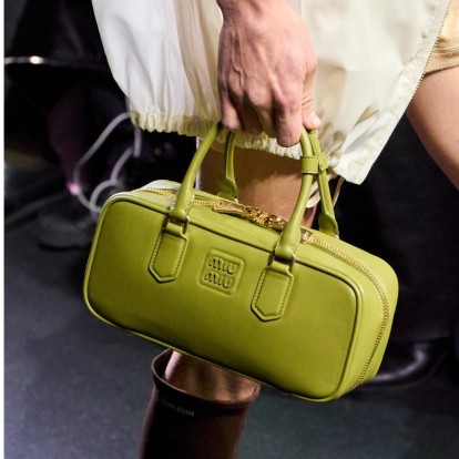 Top-handle bag: Tο νέο it trend του Fall '24 που ήρθε για να μείνει