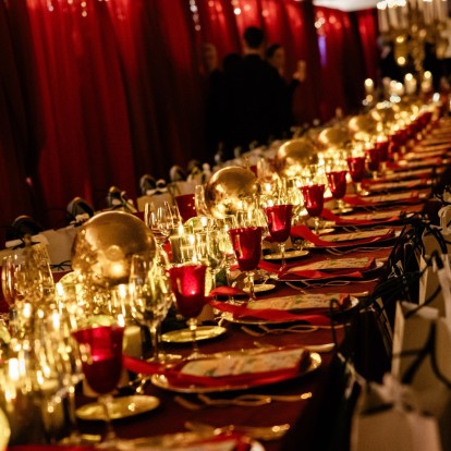 Με ένα ατμοσφαιρικό Private Festive Dinner υποδέχθηκαν την εορταστική περίοδο τα πολυκαταστήματα attica