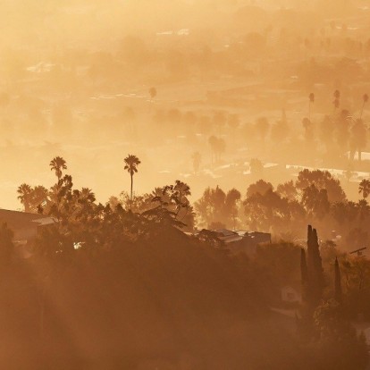 Φωτιά στο Los Angeles: Όλες οι τελευταίες εξελίξεις και οι stars που είδαν τα σπίτια τους να τυλίγονται στις φλόγες