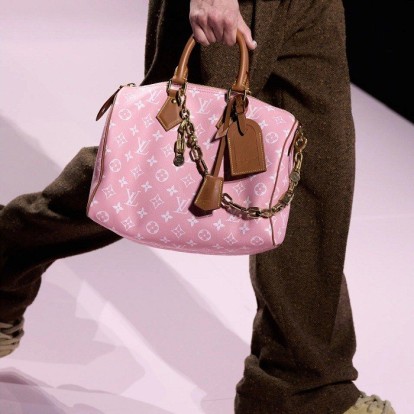 Louis Vuitton F/W '25: Οι πιο hot menswear τάσεις που κάθε fashionable γυναίκα θα θέλει να αντιγράψει