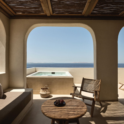 Ένα κοσμοπολίτικο resort στη Μύκονο συνιστά τον απόλυτο ιδιωτικό «παράδεισο»