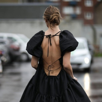 Black in the Summer: Πώς θα συνδυάσετε το μαύρο με επιτυχία αυτήν τη σεζόν