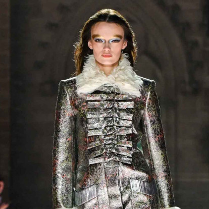 Η Cruise 2026 collection του Louis Vuitton ήταν ένα μοναδικό ταξίδι στον Μεσαίωνα 