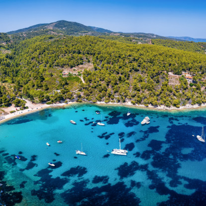 Το καλοκαίρι αλλιώς: 8 ήρεμα ελληνικά νησιά που παραμένουν ακόμη κρυφοί θησαυροί της Μεσογείου 