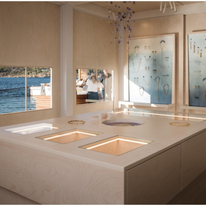 Το jewelry brand Maggoosh εγκαινίασε το πρώτο του καλοκαιρινό pop-up store σε μια μαγική τοποθεσία της Αθηναϊκής Ριβιέρας, παρουσία λαμπερών καλεσμένων