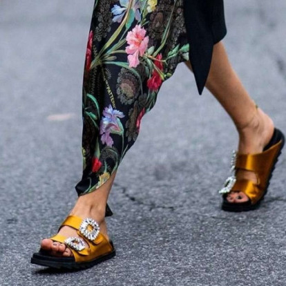 Τα flat shoes που προσδίσουν κομψότητα ισάξια των high heels 
