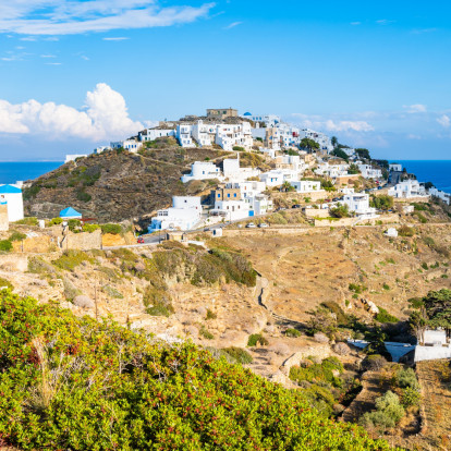 Το ﻿﻿Bring Your Chair - Cozy Festival επιστρέφει τον Αύγοστο στη Σίφνο, τιμώντας δύο σπουδαίους σκηνοθέτες