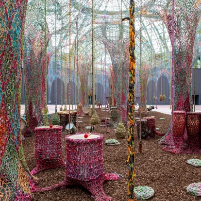 ﻿Ένα πολύχρωμο ταξίδι στο Grand Palais μέσα από τη μαγευτική εγκατάσταση του Ernesto Neto