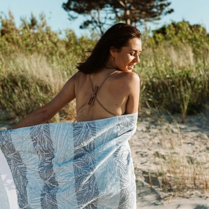 Οι beach towels που θα ολοκληρώσουν μοναδικά τις εμφανίσεις σας στην παραλία 