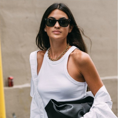 Οι fashion approved τρόποι για να εντάξετε τα tank top στις εμφανίσεις σας 