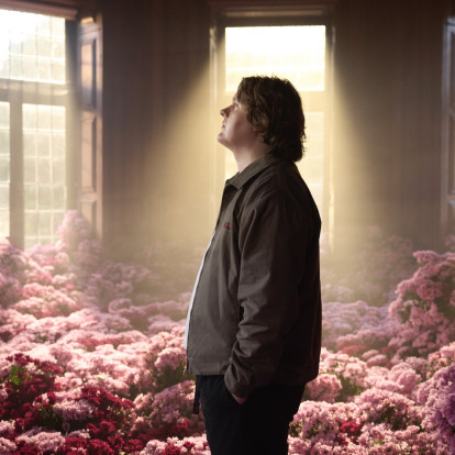 Το νέο συγκινητικό τραγούδι του Lewis Capaldi και το βαθύ νόημα που «κρύβεται» από πίσω 