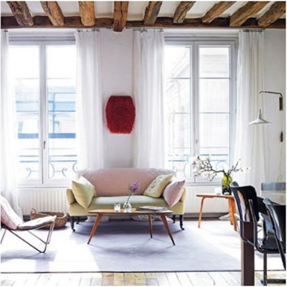 Tι αγαπήσαμε στο ρομαντικό vintage διαμέρισμα της Vanessa Bruno 