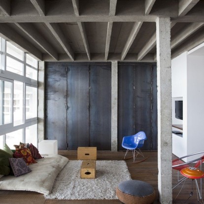 Ένα σύγχρονο εντυπωσιακό loft από εμφανές μπετόν στο Sao Paulo 