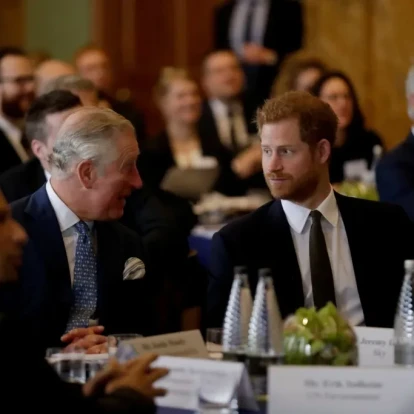 A Big Reunion: Ο Πρίγκιπας Harry συναντήθηκε με τον Βασιλιά Κάρολο για πρώτη φορά έπειτα από 19 μήνες