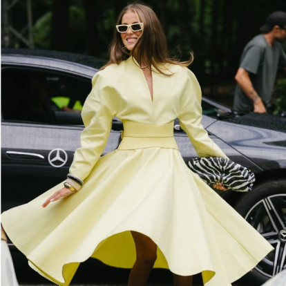 Οι fashion approved αποχρώσεις που θα αντικαταστήσουν το μαύρο τους επόμενους μήνες
