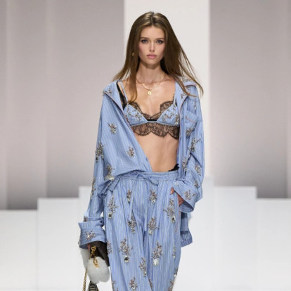 MFW SS26: Το ντεμπούτο του Dario Vitale στον Versace και η Miranda Priestly στο front row του Dolce & Gabbana 