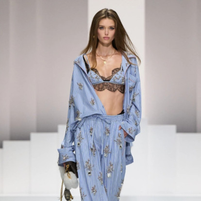 MFW SS26: Το ντεμπούτο του Dario Vitale στον Versace και η Miranda Priestly στο front row του Dolce & Gabbana 