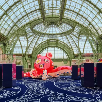 Ο νέα συλλογή Louis Vuitton x Takashi Murakami «καταλαμβάνει» το Grand Palais στο Παρίσι Ο νέα συλλογή Louis Vuitton x Takashi Murakami «καταλαμβάνει» το Grand Palais στο Παρίσι