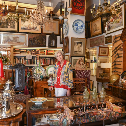 Συζητώντας με την Ελένη Μαρτίνου για το ιστορικό παντοπωλείο «Μαρτίνος», τοπόσημο της Αθήνας για πάνω από έναν αιώνα Συζητώντας με την Ελένη Μαρτίνου για το ιστορικό παντοπωλείο «Μαρτίνος», τοπόσημο της Αθήνας για πάνω από έναν αιώνα