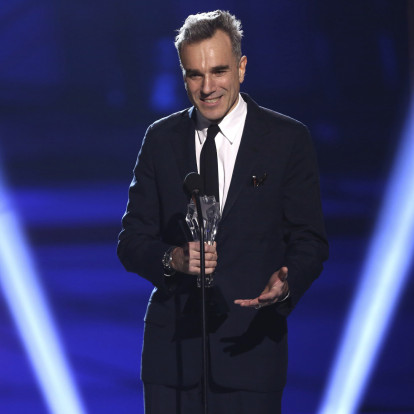 Ο θρύλος της υποκριτικής Daniel Day-Lewis επιστρέφει στην Ελλάδα και εμείς ανακαλύπτουμε το μεγαλείο του μέσα από τις ταινίες του