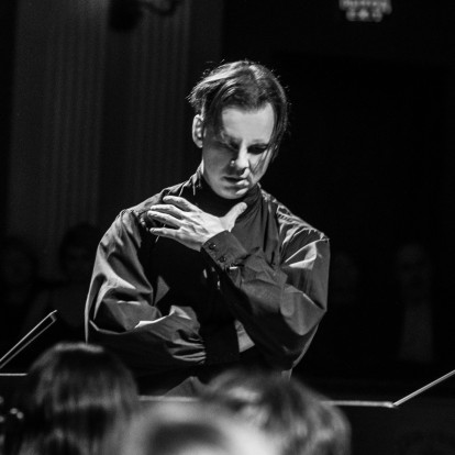 musicAeterna: Ο Θεόδωρος Κουρεντζής έκανε όλο το Μέγαρο Μουσικής Θεσσαλονίκης να υποκλιθεί στο ταλέντο του, αποδεικνύοντας πως είναι ικανός να σώσει για πάντα την κλασική μουσική