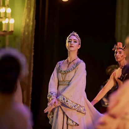 Αντιγόνη Τσιούλη: Ποια είναι η Ελληνίδα πρίμα μπαλαρίνα που θα μάγεψε χορεύοντας στα εγκαίνια του Grand Egyptian Museum; Αντιγόνη Τσιούλη: Ποια είναι η Ελληνίδα πρίμα μπαλαρίνα που θα μάγεψε χορεύοντας στα εγκαίνια του Grand Egyptian Museum;