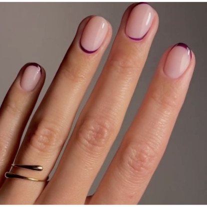 Τα C-French Nails είναι η πιο chic επιλογή μανικιούρ που θα πρωταγωνιστεί αυτήν την εποχή 