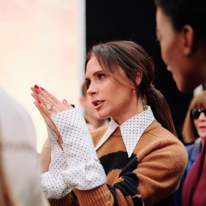 Office siren look: 4 πρακτικά, αλλά super chic χτενίσματα για το γραφείο