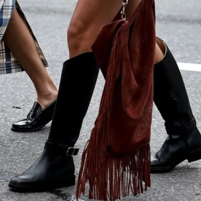 Τα shoe colors που θα αναβαθμίσουν ακόμα και τα πιο basic looks σας