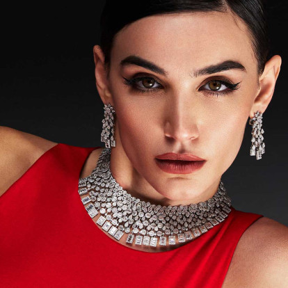 Τα λαμπερά σκουλαρίκια που θα γίνουν οι πρωταγωνιστές των festive looks